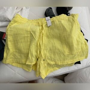 NWT GAP Yellow Women's gauze Shorts